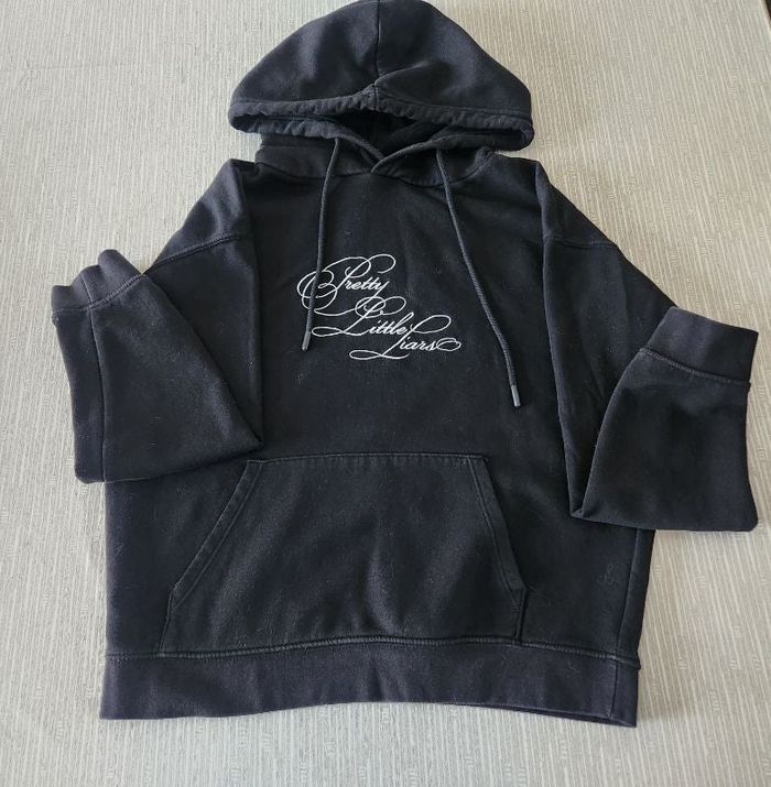Pull à capuche noir