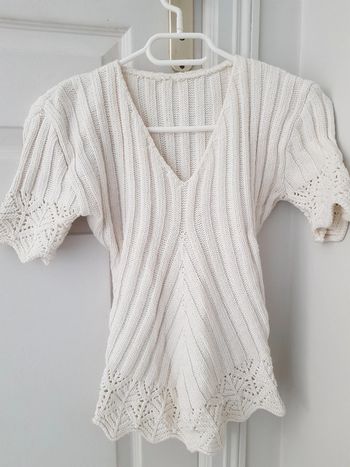 Pull col V manches courtes