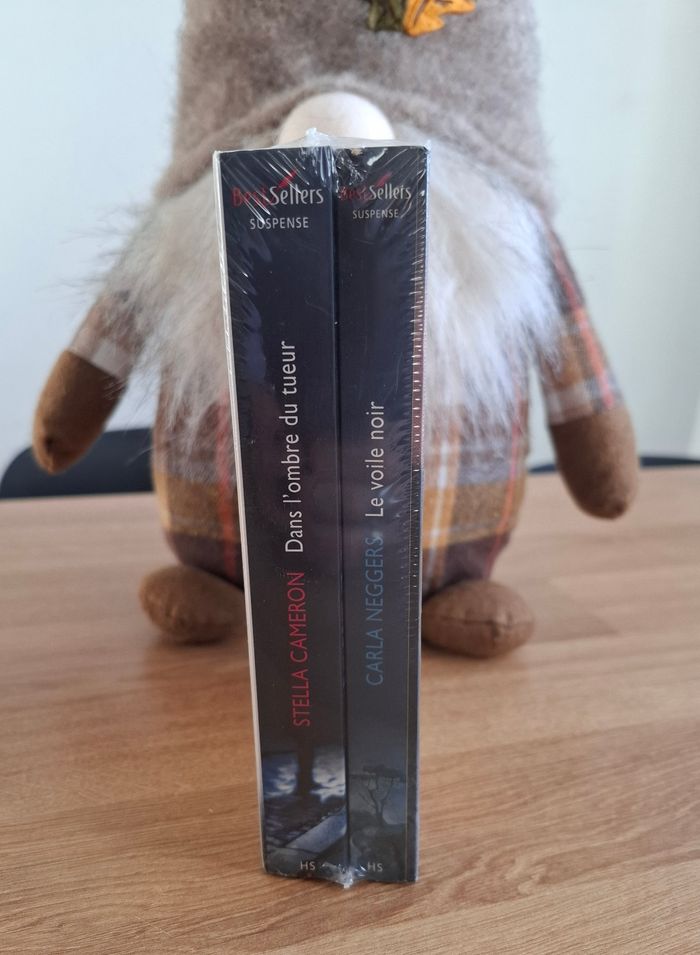 2 romans  Éditions Harlequin - photo numéro 2