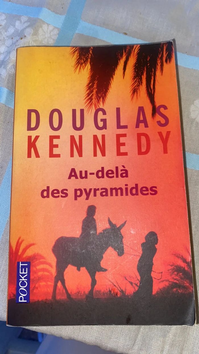 Au delà  des pyramides