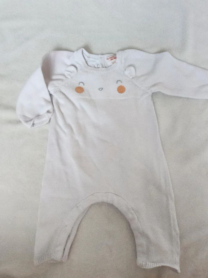 Jolie combinaison en maille blanche 6 mois DPAM
