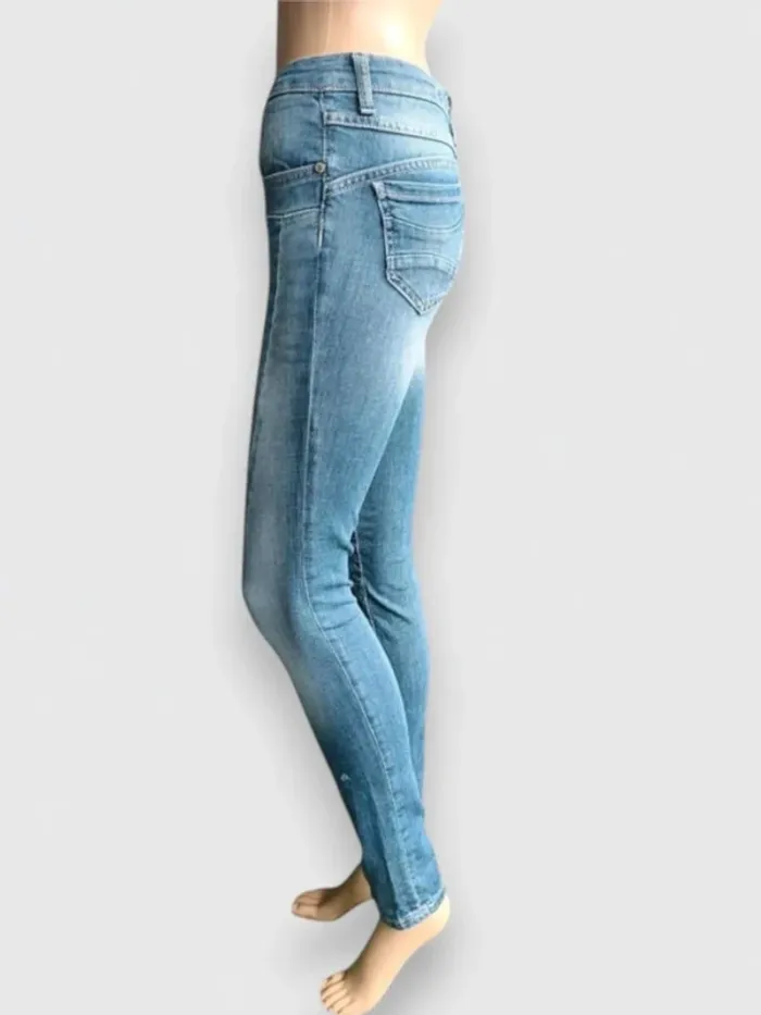 Jean PLEASE made italy ,coupe skinny ,taille basse ,texture sretch - photo numéro 5
