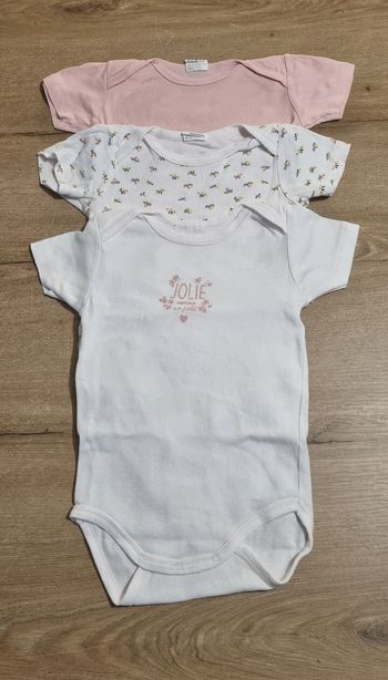 Lot bodies MC 24 mois