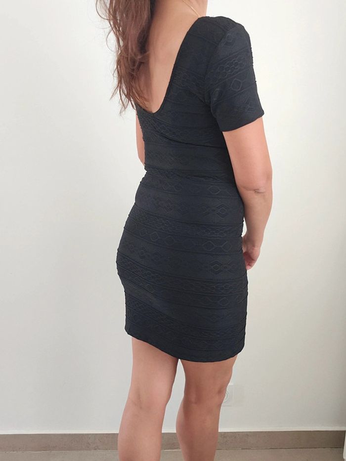 Robe courte noire - photo numéro 3