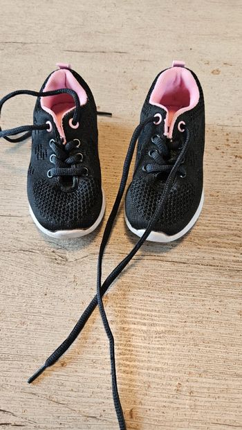 Paire de basket légère noire intérieur rose, Unyk, pointure 25, nickel