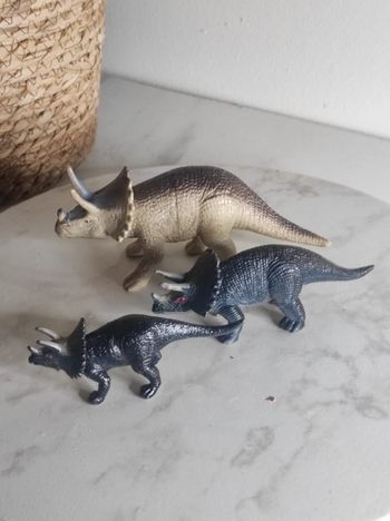 Lot dinosaures triceratops