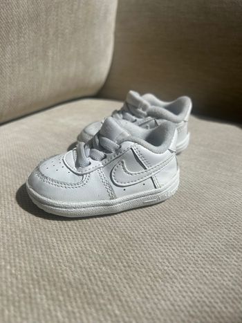 Chaussures bébé souple baskets Nike taille 17 
