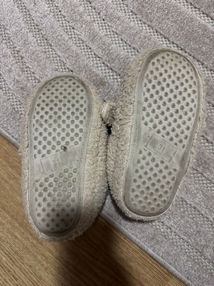 Chaussons tigre kiabi pointure 31 - photo numéro 3