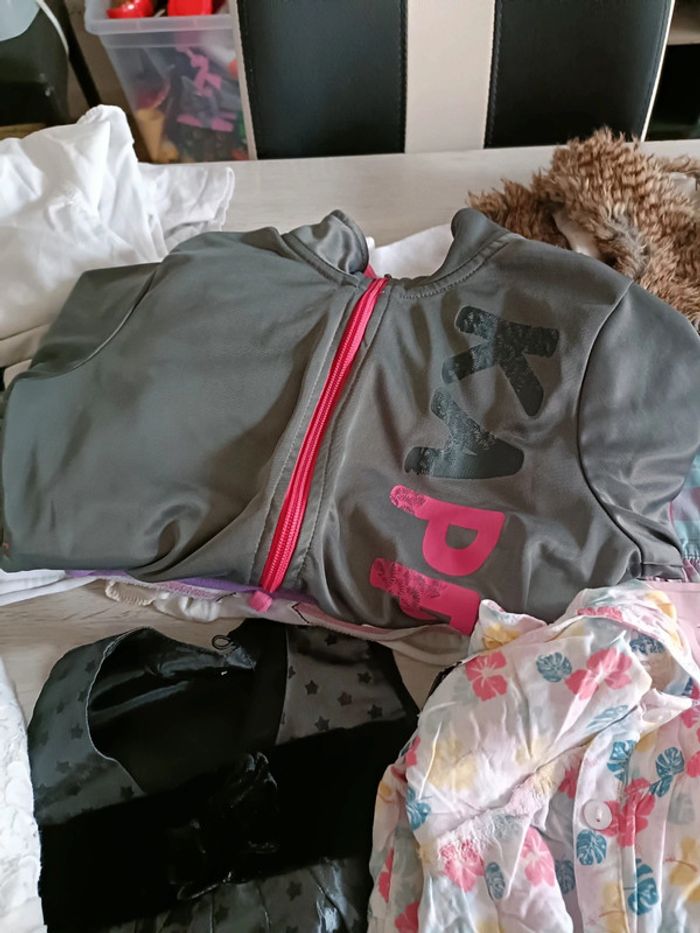 Lot vêtements fille 8 ans - photo numéro 6
