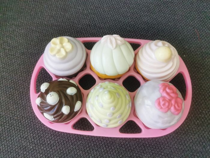 Cupcakes dans le plateau de dînette - photo numéro 3