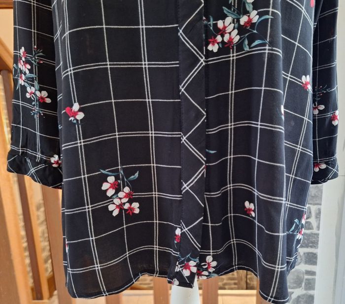 Chemise fluide noire imprimée de carreaux et de fleurs - photo numéro 2