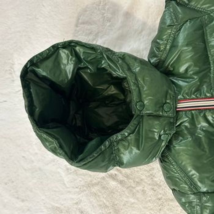 Doudoune Moncler kaki enfant (taille 104 / 4 ans) - photo numéro 7