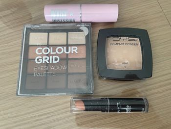 Lot maquillage teint/yeux/lèvres