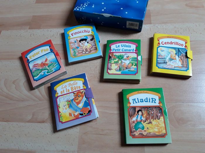 Bibliothèque de livre cartonné à colorier - photo numéro 2