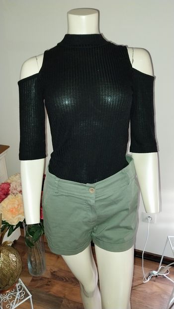 Top epaules dénudées Jennyfer noir côtelé Taille M Très bon état