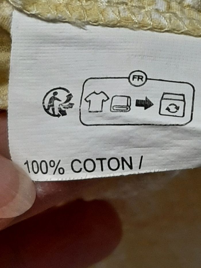 Short jaune Kiabi 7 ans - photo numéro 5