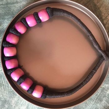 Collier noir et boules violet * prix 🏷 1e * kiki60230