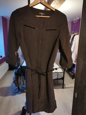 Robe fluide boutons pressions