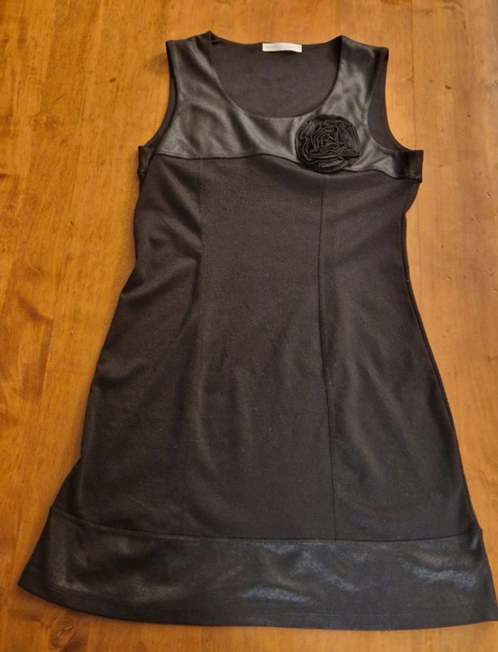 Robe noire sans manche Armand Thierry