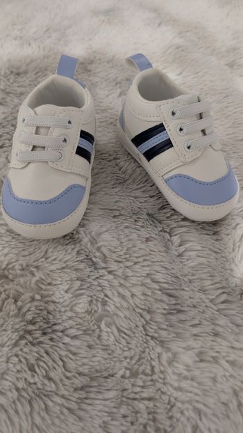 Baskets bébé Saxo Blues taille 18 neuves