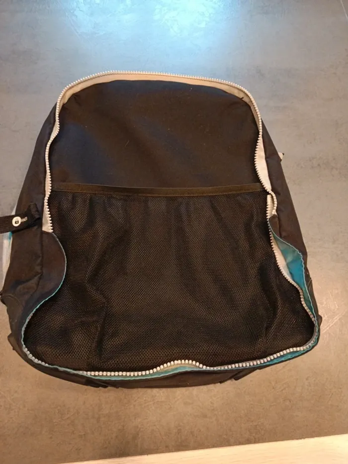 Vend cartable évolutif tirable et sac a dos carrefour. - photo numéro 13