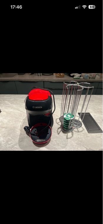 Lot machine à café Tassimo Bosch, support à dosettes, 6 dosettes thé vert