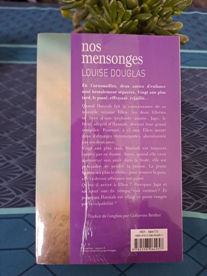 Livre Nos Mensonges, Louise Douglas - photo numéro 2