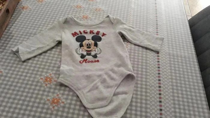 Ensemble Mickey Disney baby tout neuf taille 62 - photo numéro 3