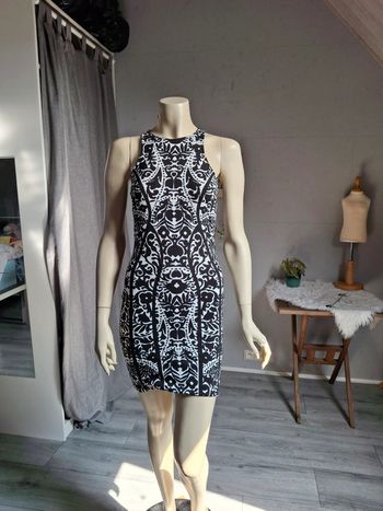 Robe moulante ethnique H&M