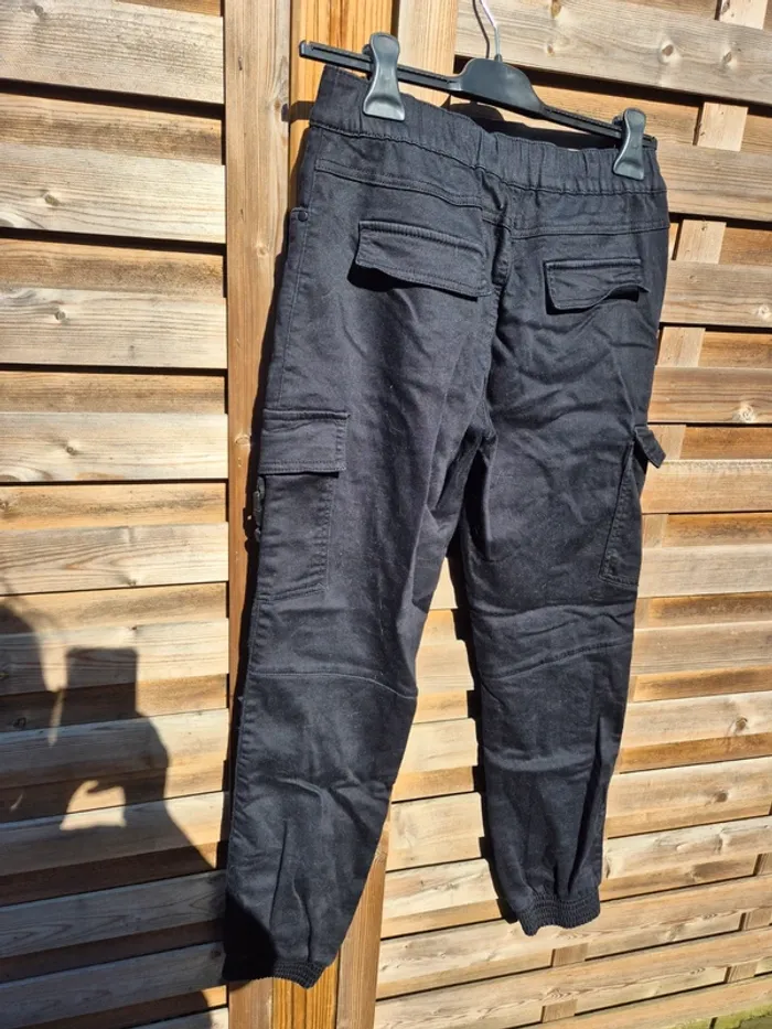 Pantalon cargo noir - photo numéro 2