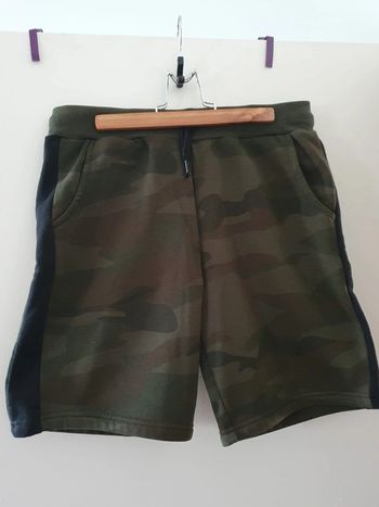 Short militaire