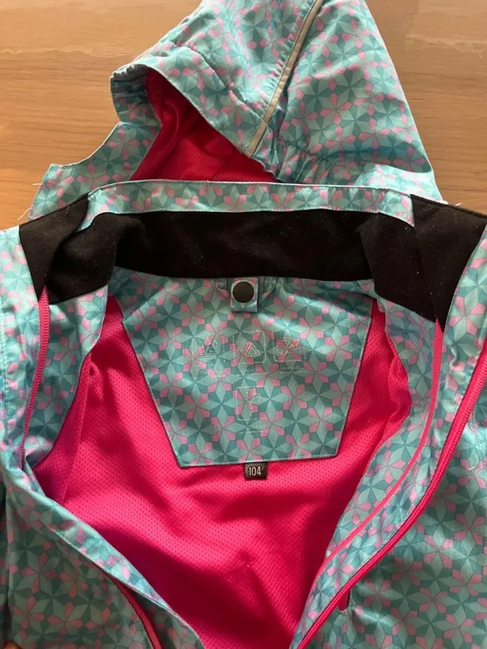 Veste imperméable en bon état - photo numéro 4