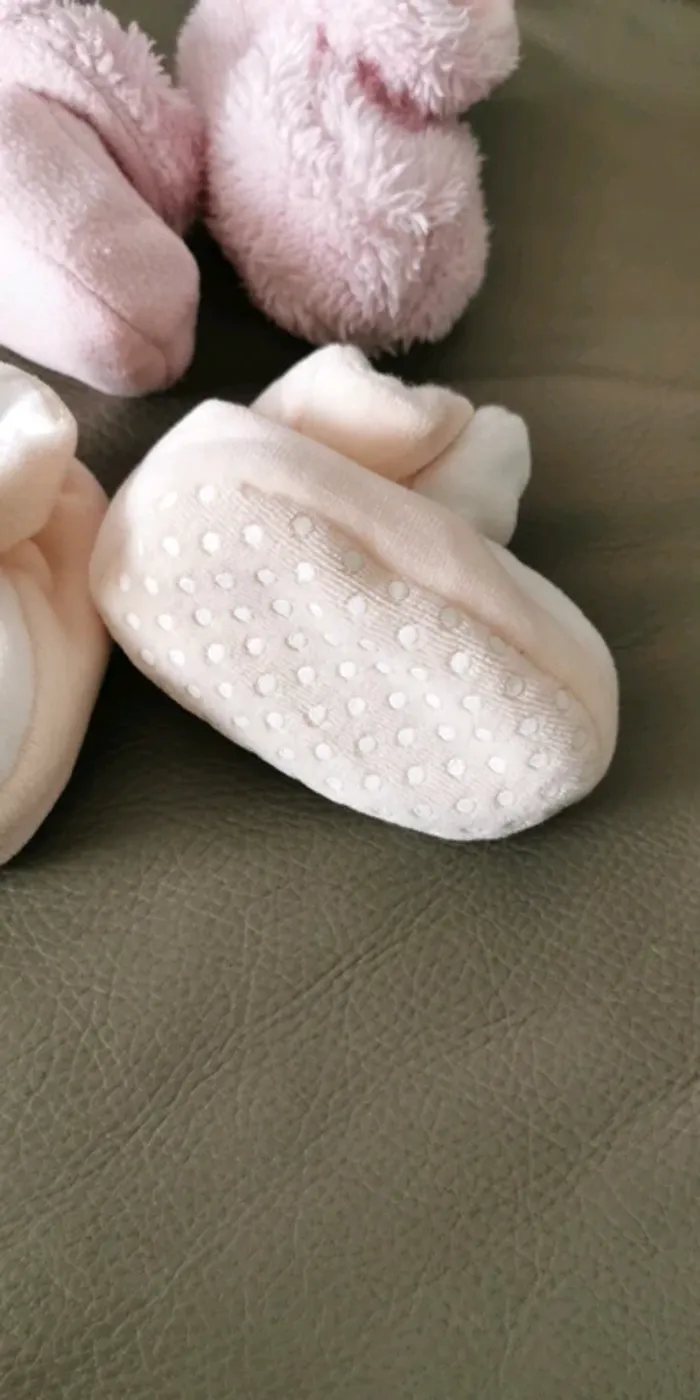 2 paires de chaussons roses 3/6 mois - photo numéro 5