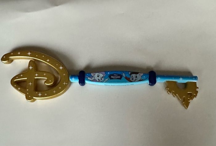 Clé Bernard et Bianca Disney store