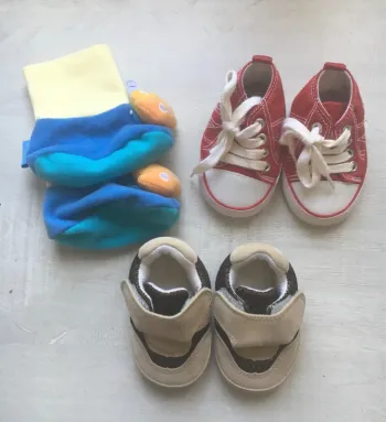 Lot chaussures/chaussons bébé