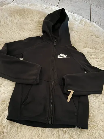 Gilet zipé à capuche