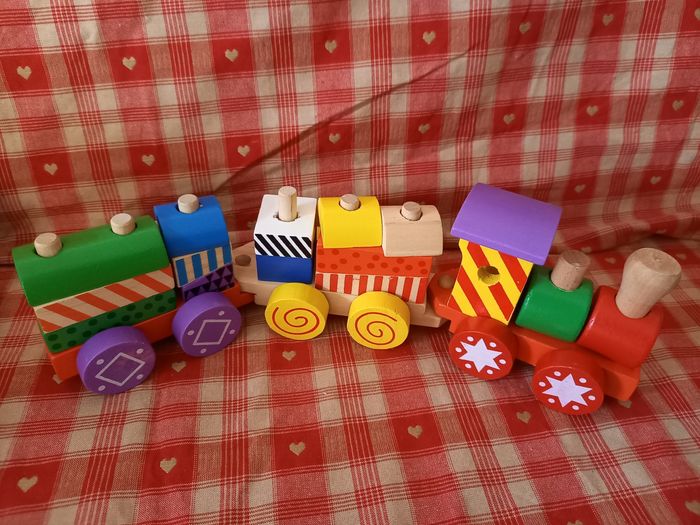 Petit train en bois avec emboîtement - photo numéro 2