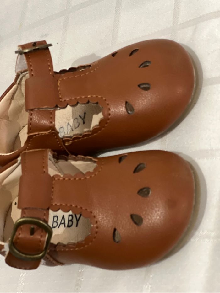 Chaussure bébé - photo numéro 2