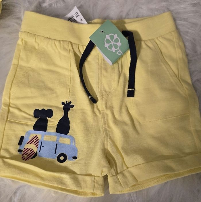 NEUFS (NON PORTÉS) 😍💙 sweat et short 18mois garçon 💙😍 - photo numéro 4