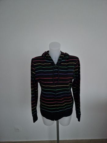 Sweat noir à capuche et rayures colorées Mim