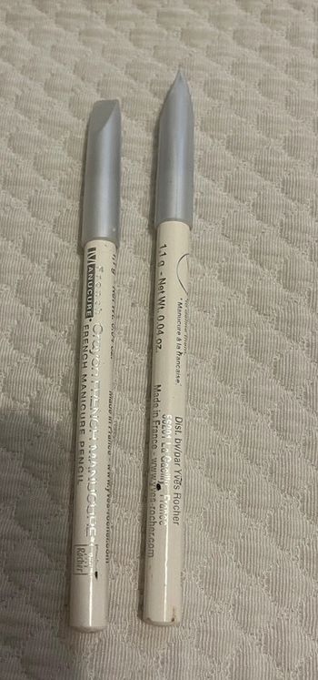 Crayon French Manucure