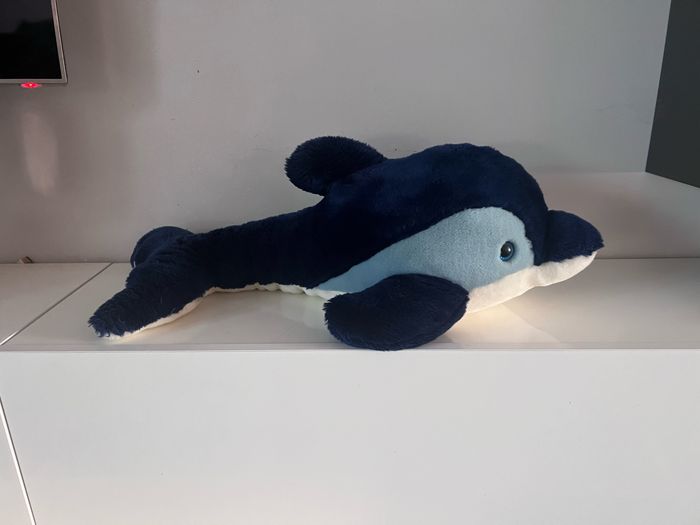 Grande peluche dauphin 🐬 Parc Astérix  Très bon état              #bebefille6mois   #bebegarcon #naissance #naissancegarcon #nourrisson #maternité #sacfemme #grossesse #ensemblebebe #prixnegociable #prixlots #chauffebiberon #éveil #eveilbebe #jouetenfant 