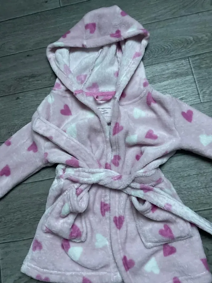 Peignoir rose, cœurs Primark 2ans - photo numéro 2