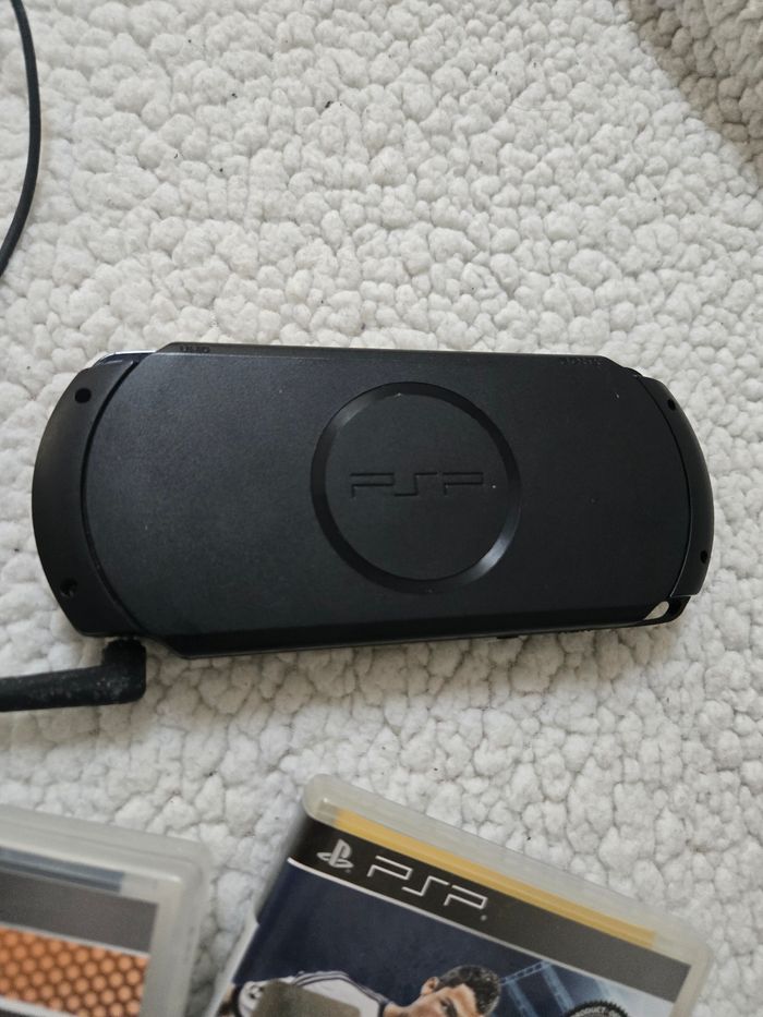 Psp + 3 jeux - photo numéro 6
