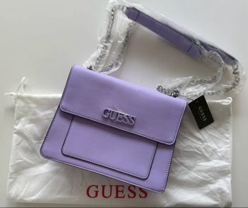 Sac à main femme Guess couleur lila