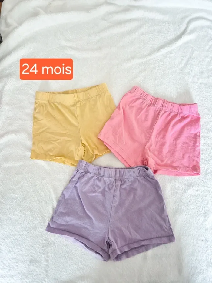 Lot 3 shorts 24 mois
