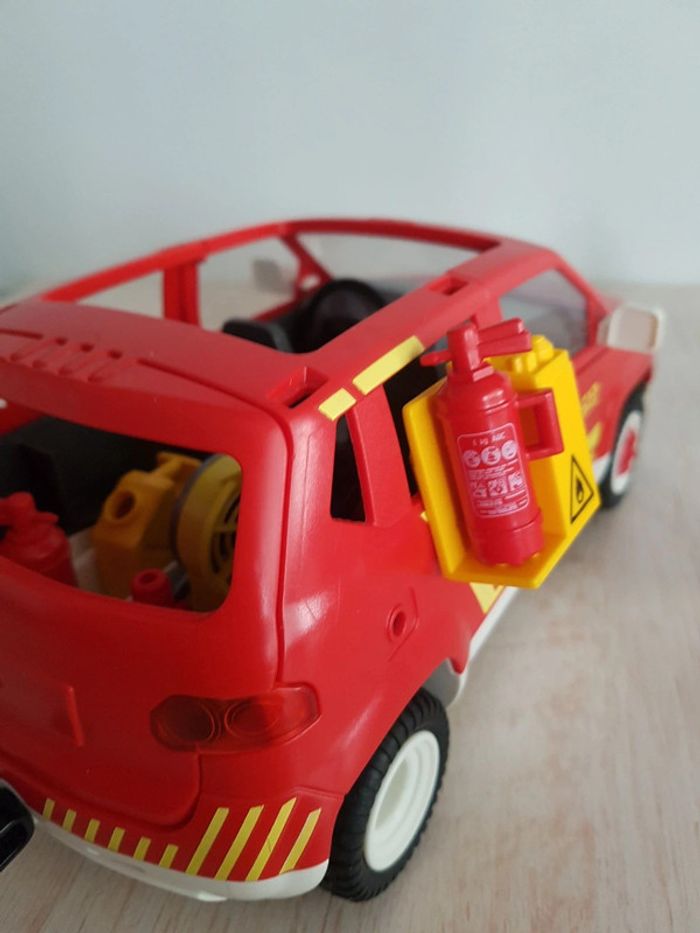 Pompiers, voiture d'intervention et secouriste Playmobil city action - photo numéro 18