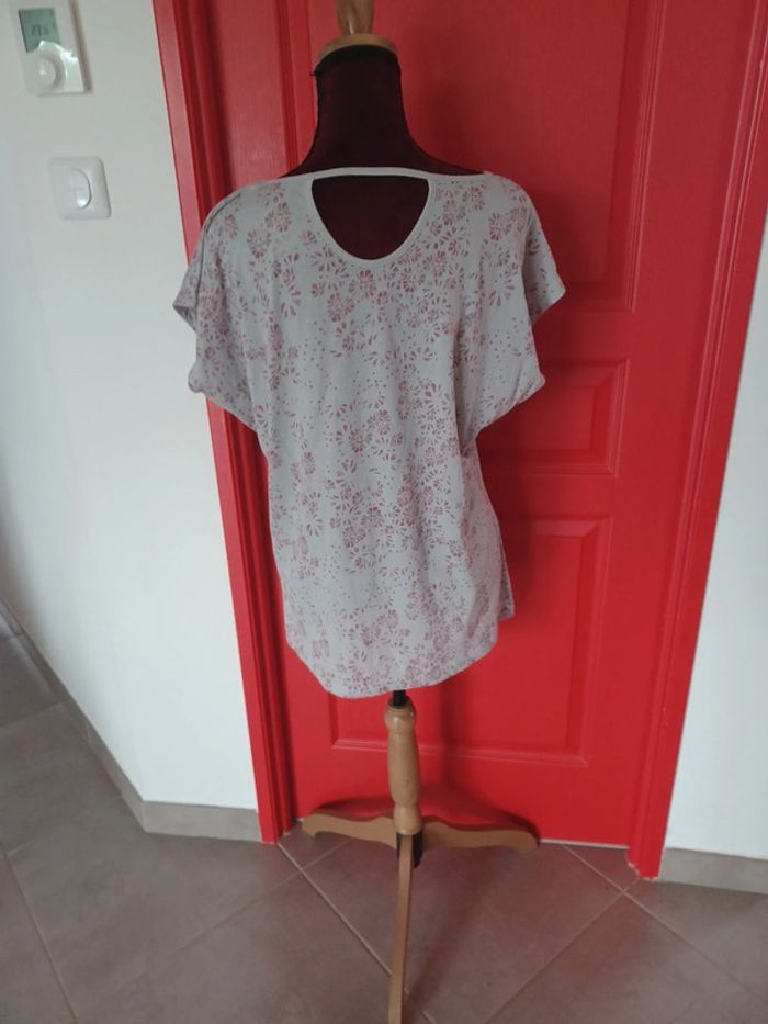 Très jolie tee-shirt pour femme - photo numéro 2