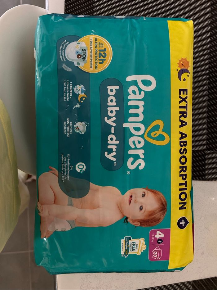 Couche Pampers taille 4+