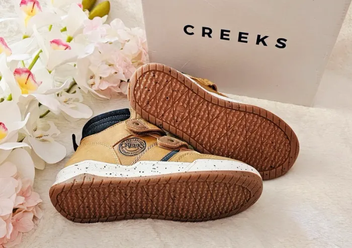 Bottines Chaussures Montantes Sneakers Scratch Creeks T33 - photo numéro 2